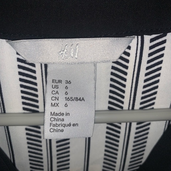 H&M Black & White Stripe Knee length drawstring dress - Picture 3 of 3